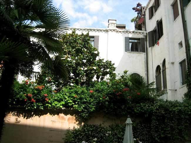 Palazzo Celsi Apartment Венеция Стая снимка