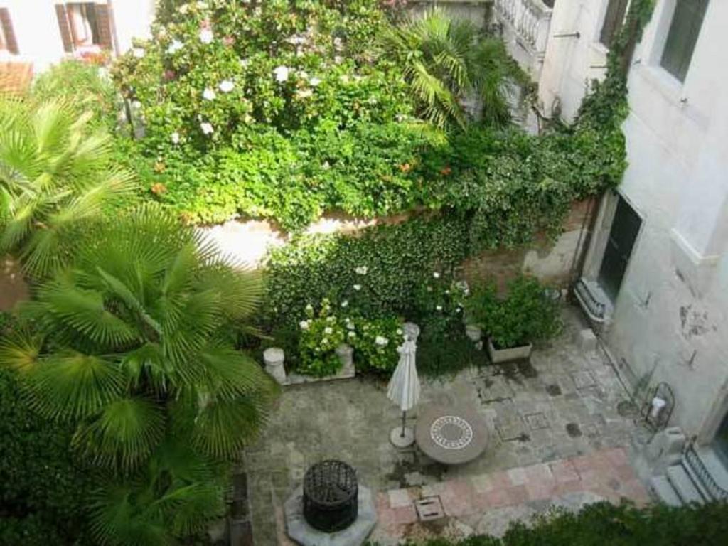 Palazzo Celsi Apartment Венеция Стая снимка